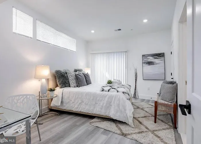 Brandnew Luxury Capitol Hill Apt! Near Free Trolly
