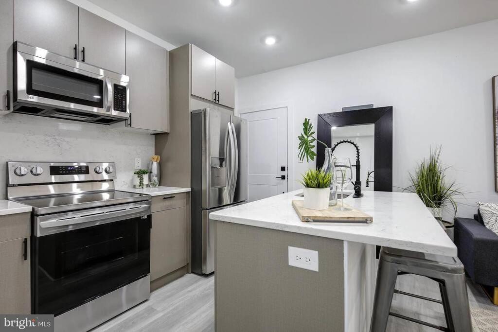 Сasa de vacaciones Brandnew Luxury Capitol Hill Apt! Near Free Trolly *